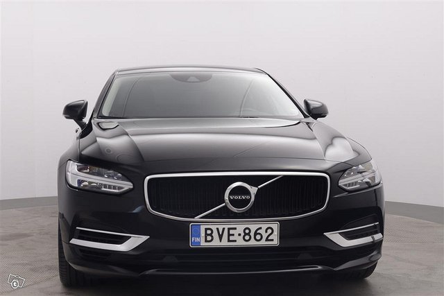 VOLVO S90 5