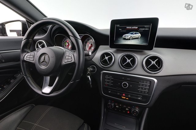 Mercedes-Benz CLA 9