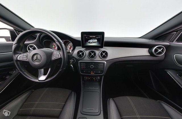 Mercedes-Benz CLA 11