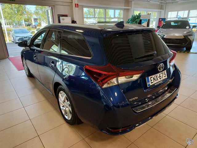 TOYOTA AURIS 2