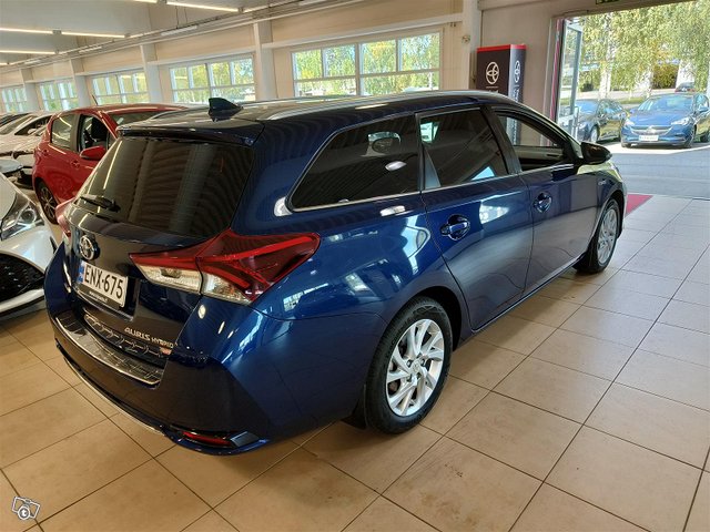 TOYOTA AURIS 4