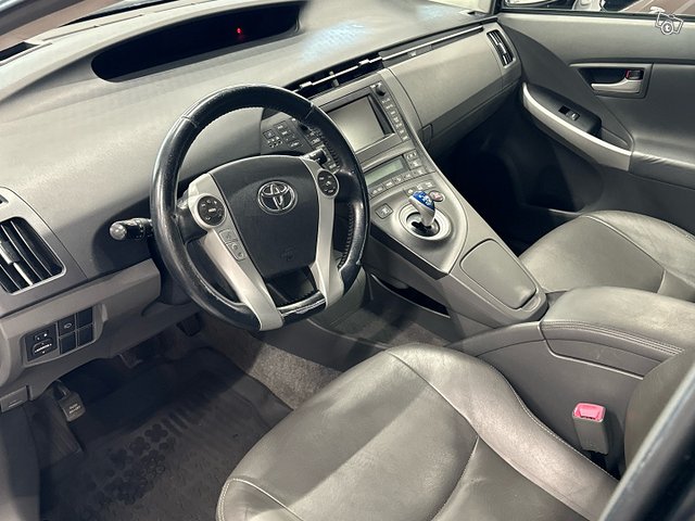 Toyota Prius 7