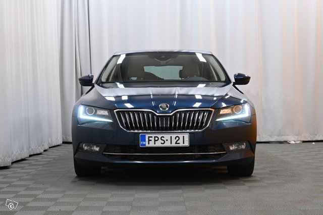 Skoda Superb 2