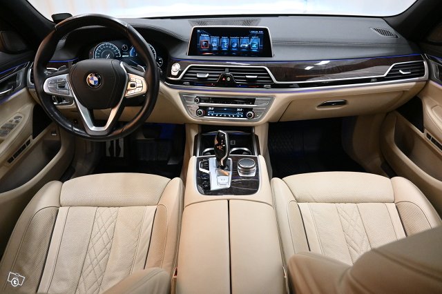 BMW 740 16