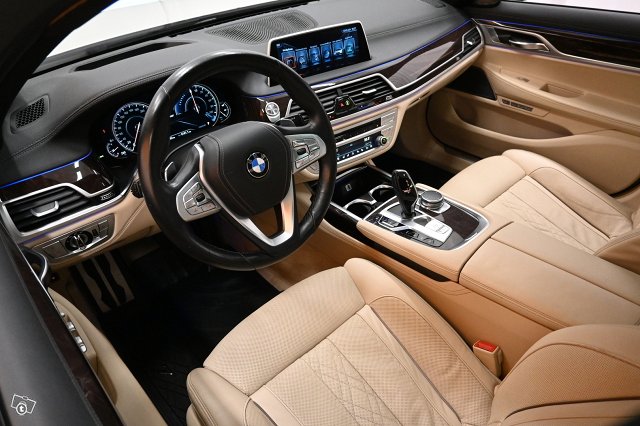 BMW 740 17