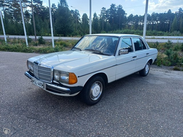 Mercedes-Benz 200 1