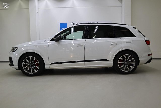 AUDI Q7 3