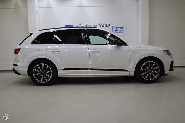 AUDI Q7 7