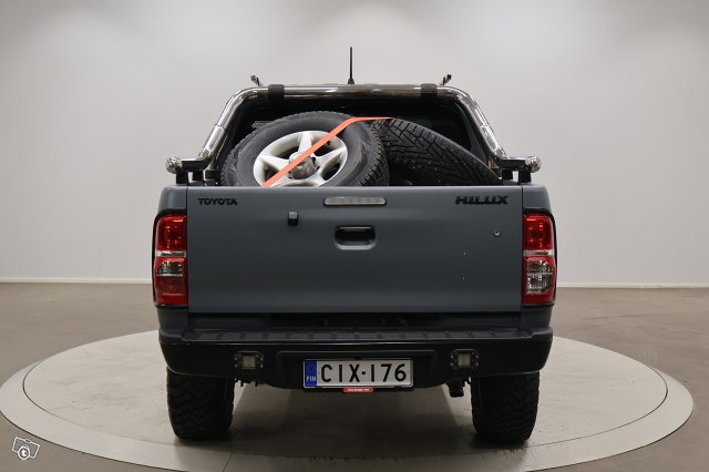 Toyota Hilux 6