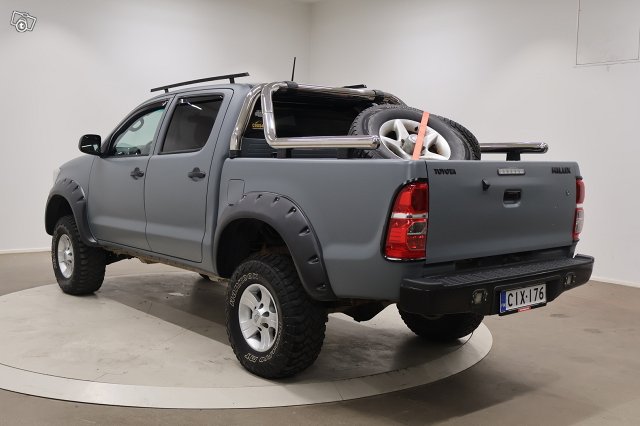 Toyota Hilux 7