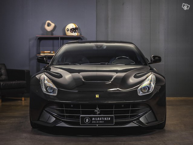 Ferrari F12 4