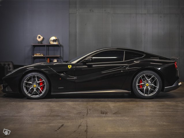 Ferrari F12 5