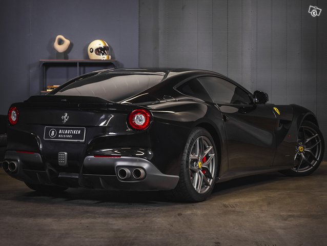 Ferrari F12 7