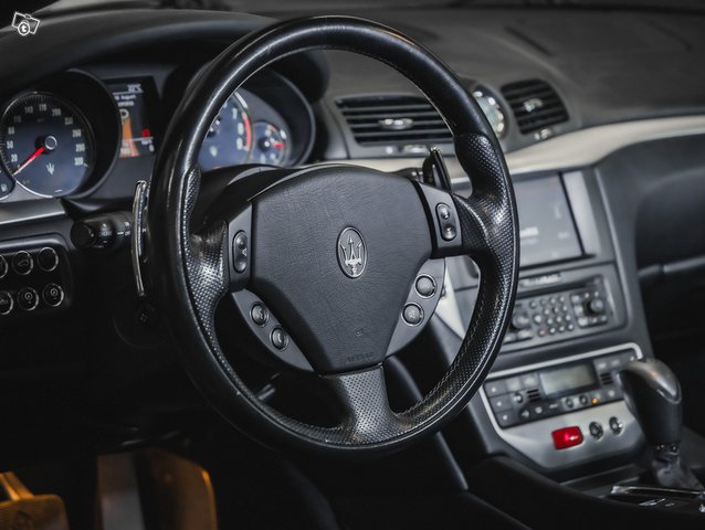 Maserati Granturismo 11