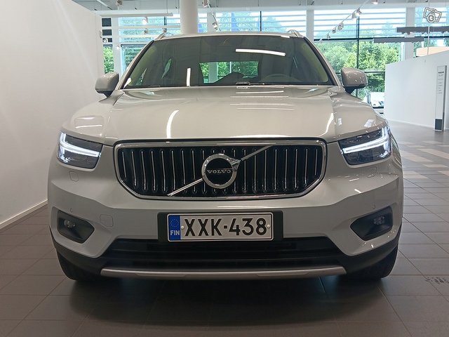 VOLVO XC40 2