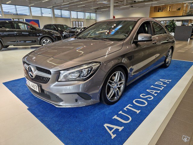 MERCEDES-BENZ CLA