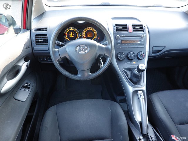 Toyota Auris 5