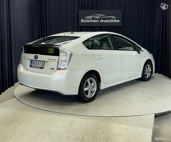 Toyota Prius 4