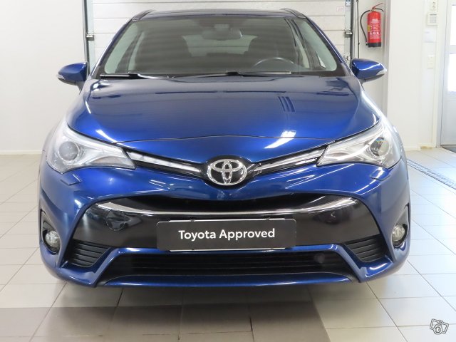 Toyota Avensis 5