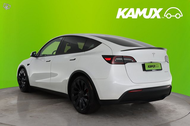 Tesla Model Y 5