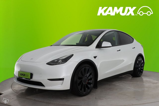 Tesla Model Y 6