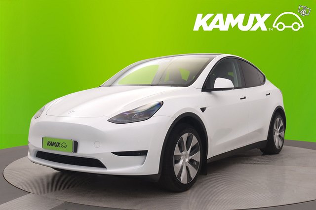 Tesla Model Y 6