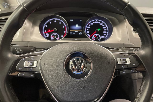 Volkswagen Golf 15