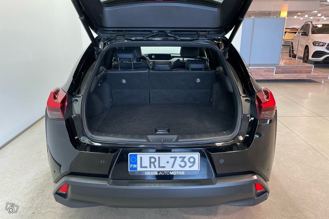 LEXUS UX 10