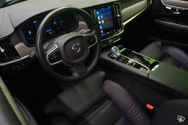 Volvo V90 9