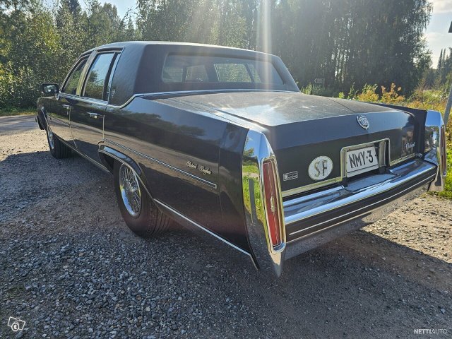 Cadillac Fleetwood 10