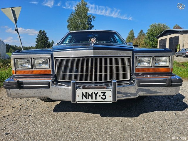 Cadillac Fleetwood 16