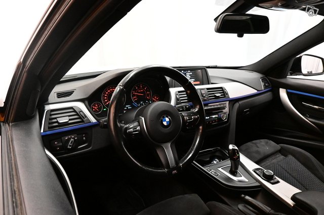 BMW 320 12