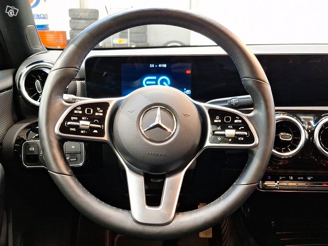 Mercedes-Benz A 8