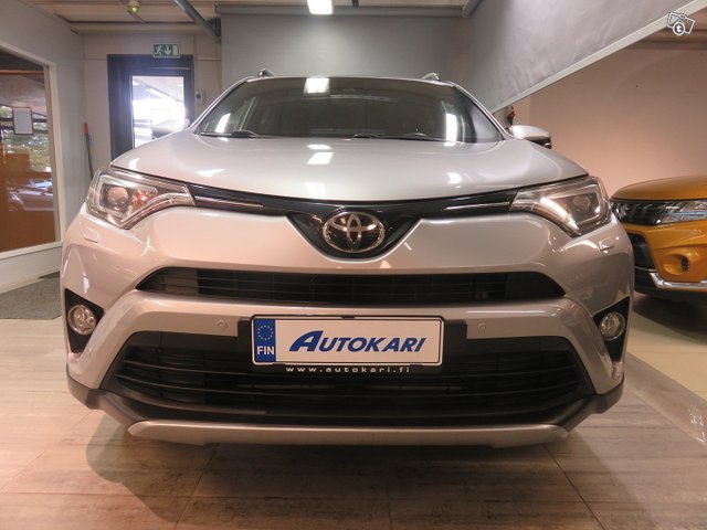 TOYOTA RAV4 2