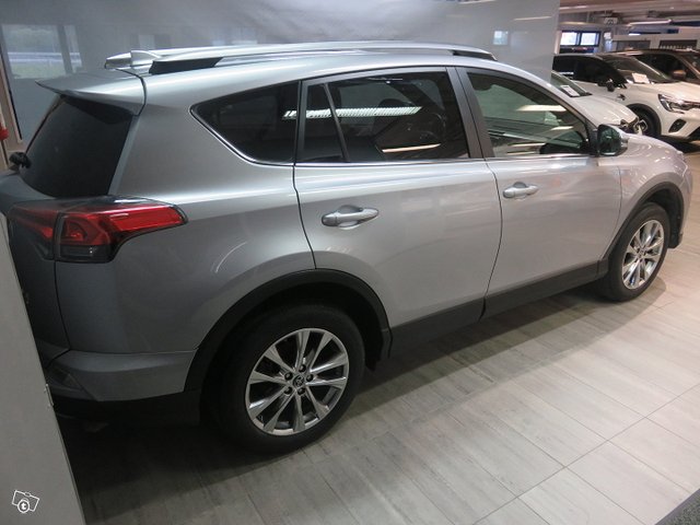 TOYOTA RAV4 19