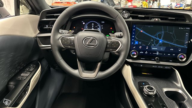 Lexus RZ 11