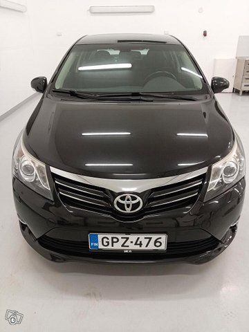 Toyota Avensis 2