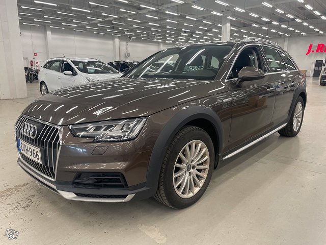 Audi A4 Allroad Quattro 2