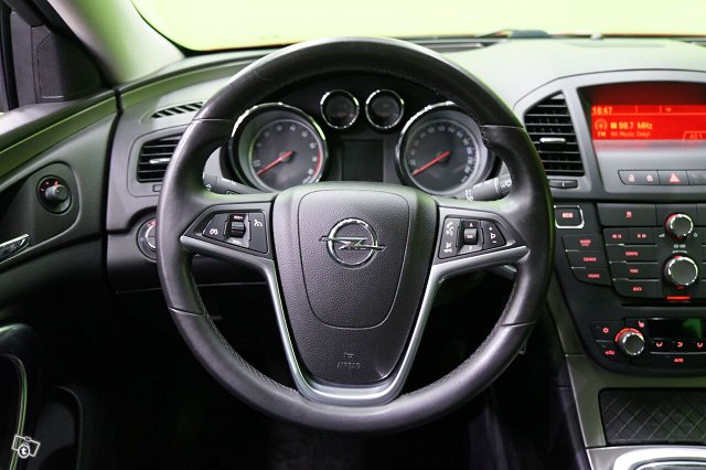 Opel Insignia 13