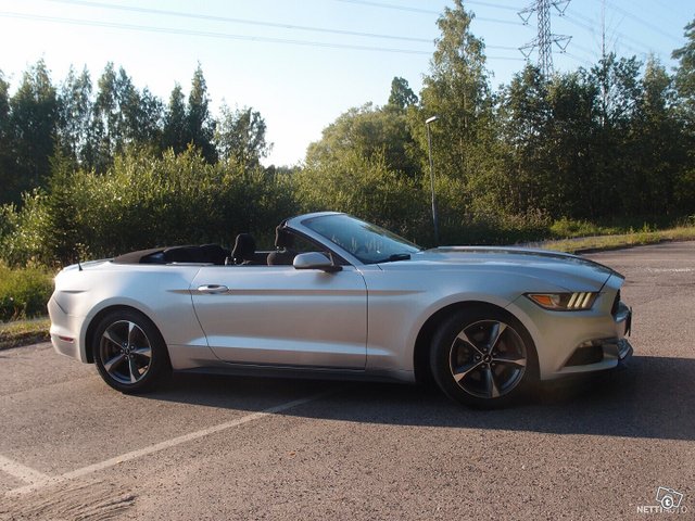 Ford Mustang 23