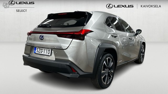 Lexus UX 5