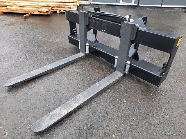 LMG Hydrauliset Trukkipiikit 11000kg 2200mm/1500mm Sivusiirto Volvo BM 3