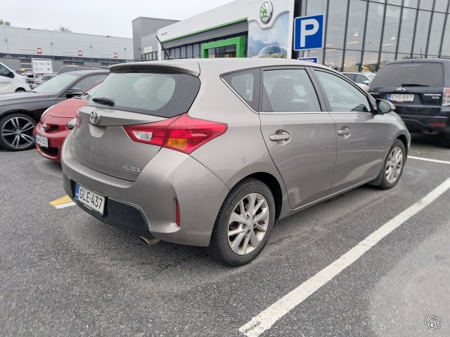 Toyota Auris 2