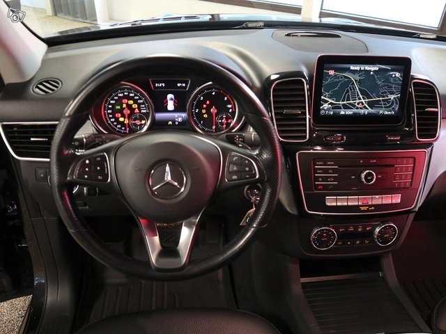 MERCEDES-BENZ GLE 10