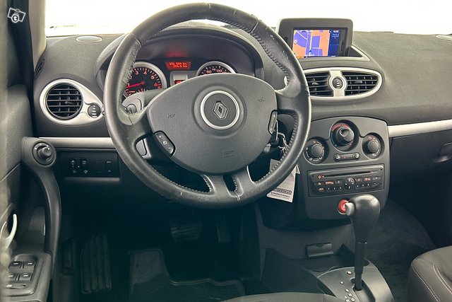 Renault Clio III 24