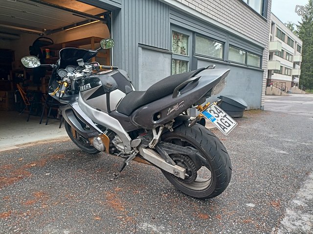 Yamaha yzf 600 r 3