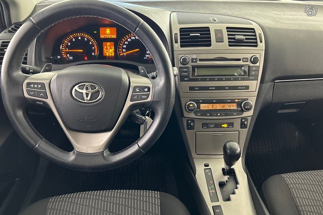 Toyota Avensis 15