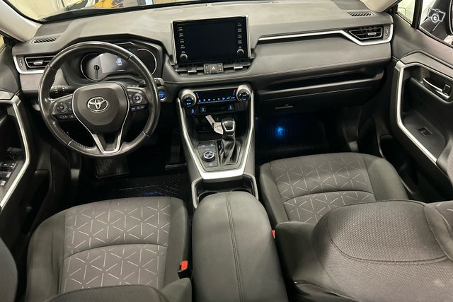 Toyota RAV4 8