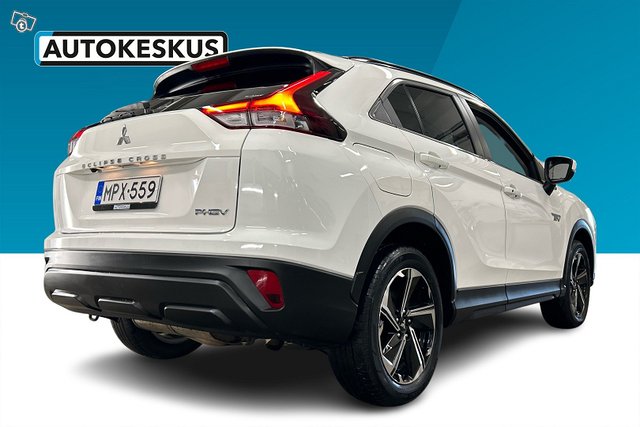 MITSUBISHI ECLIPSE CROSS 3