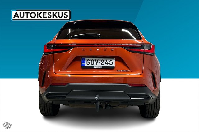 Lexus NX 4